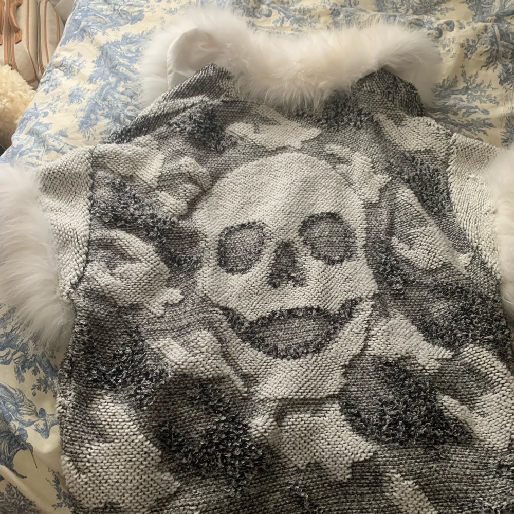 Rare skeleton Fox fur wool cape